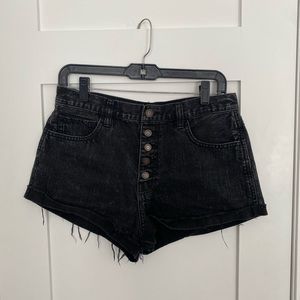 Hollister Distressed Denim Shorts in Black Size 9 (Waist 29)